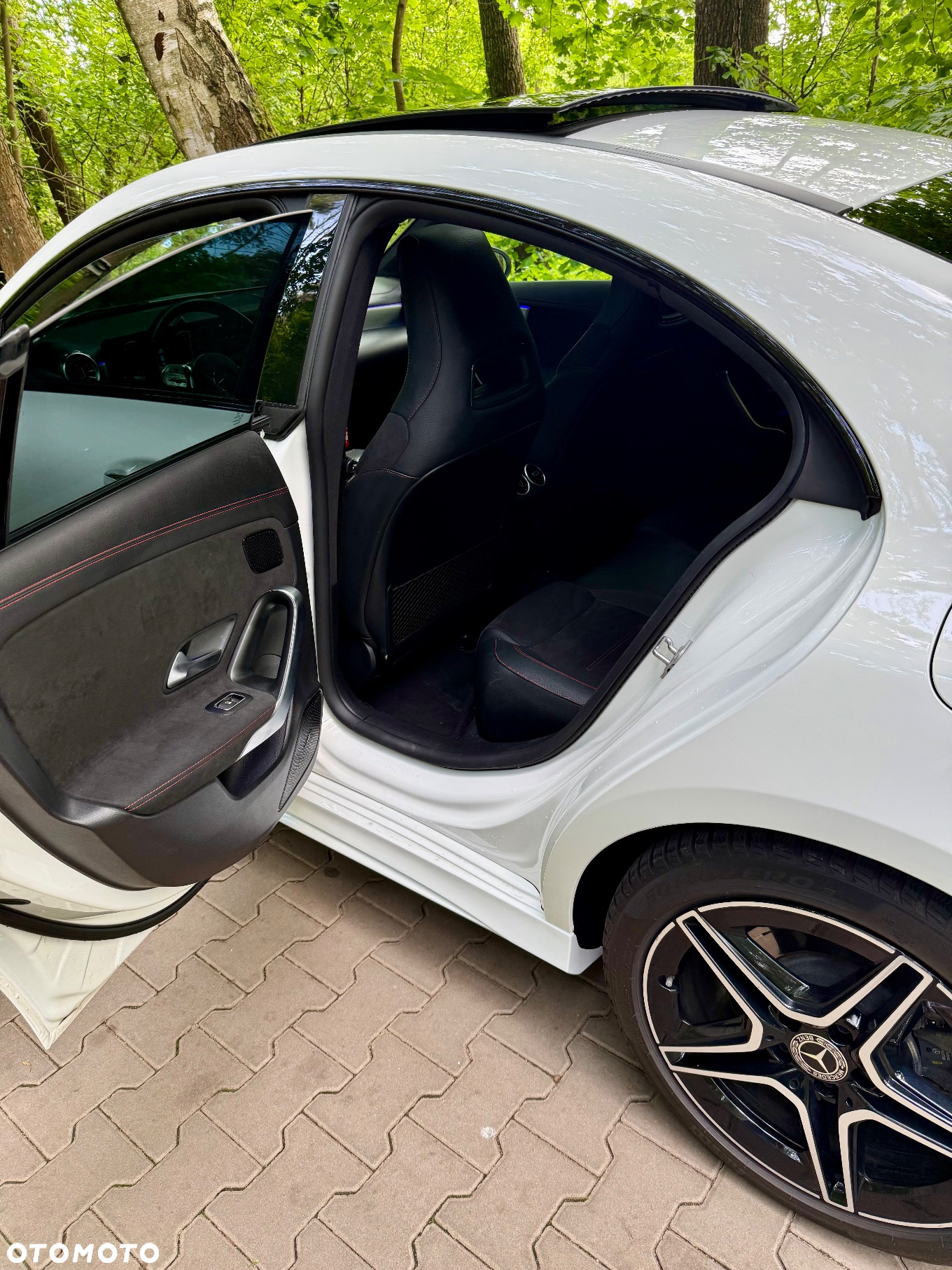 Mercedes-Benz CLA 250 4-Matic AMG Line 7G-DCT - 17