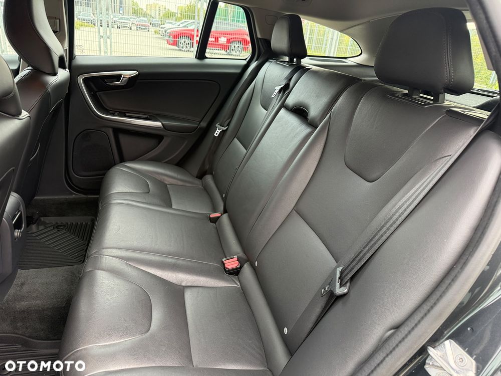 Volvo V60 D2 Drive-E Kinetic - 25