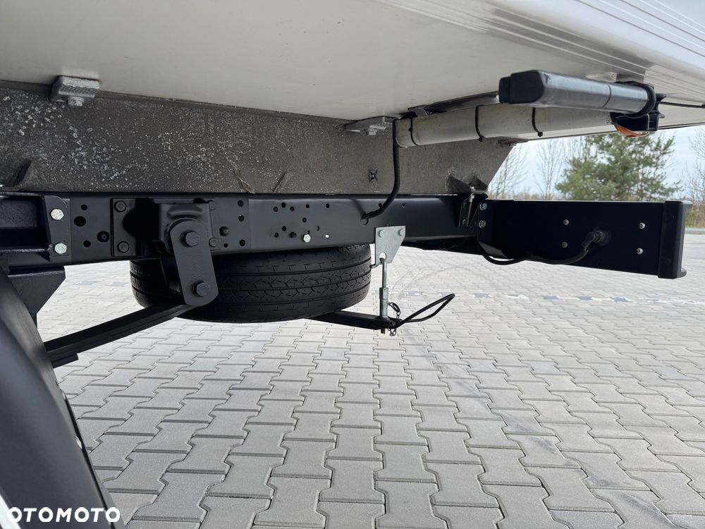 Iveco Daily‼️35/50C18‼️3.0 HI-MATIC Chłodnia/Mroźnia zakres -29C/+20C Grzanie Carrier XARIOS 500 Grube Ściany/Podłoga Przegroda komorowa‼️ na bliźniaku Poduszki Pneumatyczne DMC3500kg Zewnętrzne źródło zasilania 400V - 13