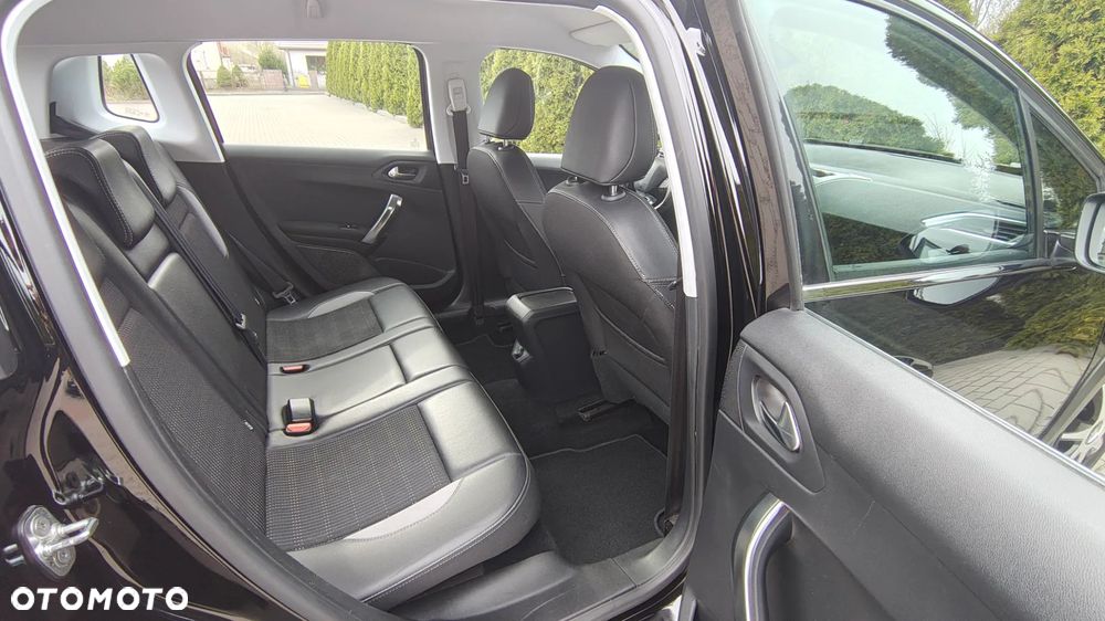 Peugeot 2008 1.6 BlueHDi Allure S&S - 20