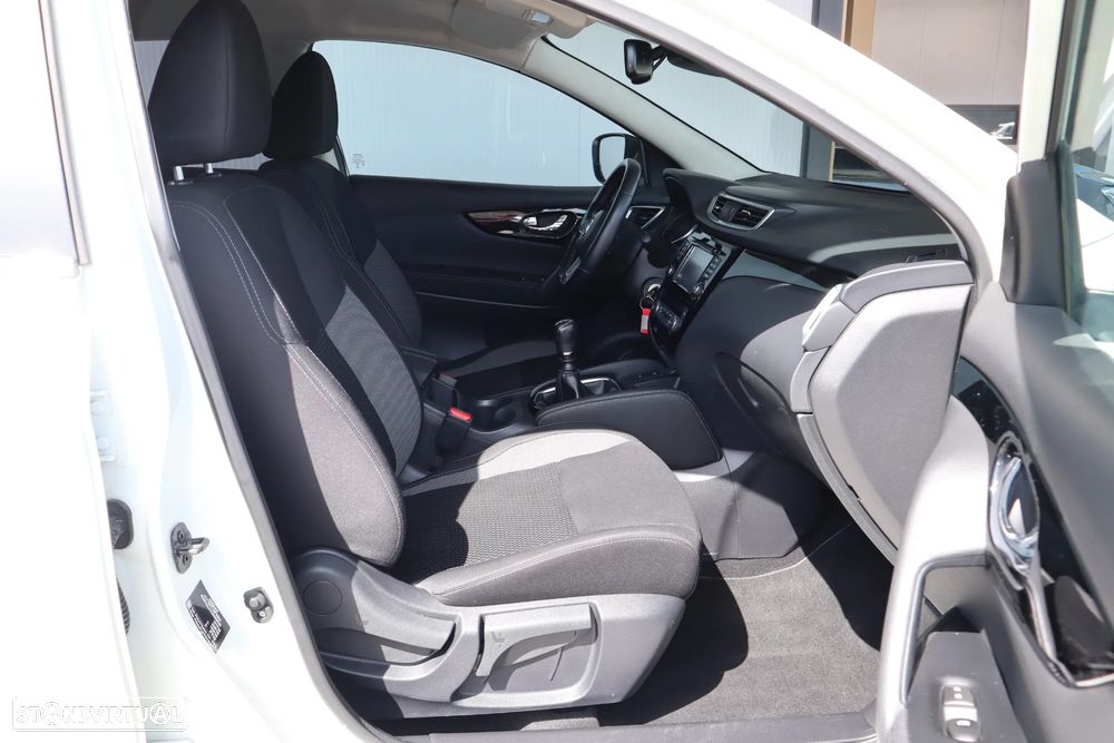 Nissan Qashqai 1.5 dCi N-Connecta PS - 12