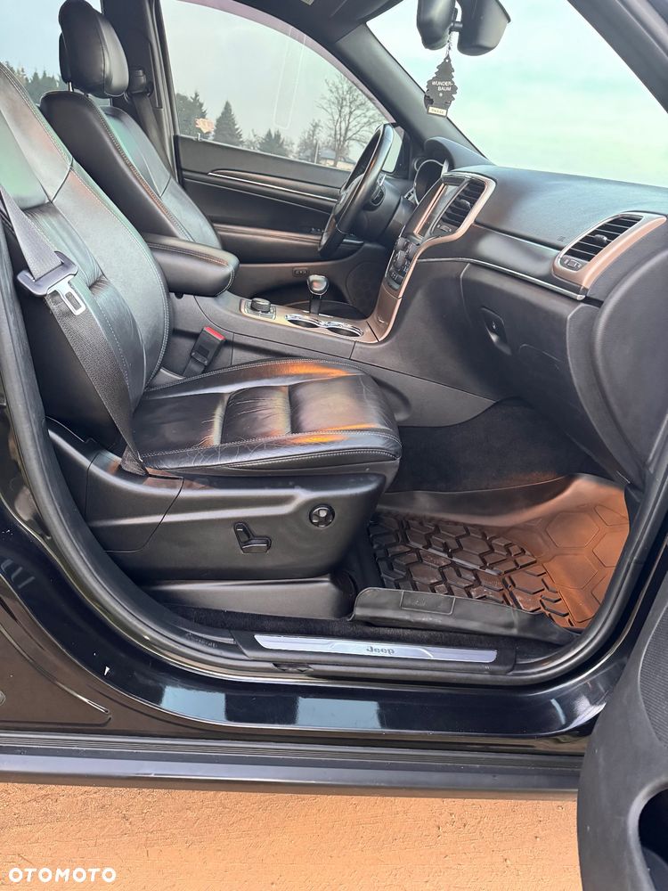 Jeep Grand Cherokee - 15