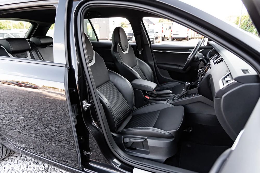 Skoda Octavia 2.0 TDI 4x4 DSG RS - 24