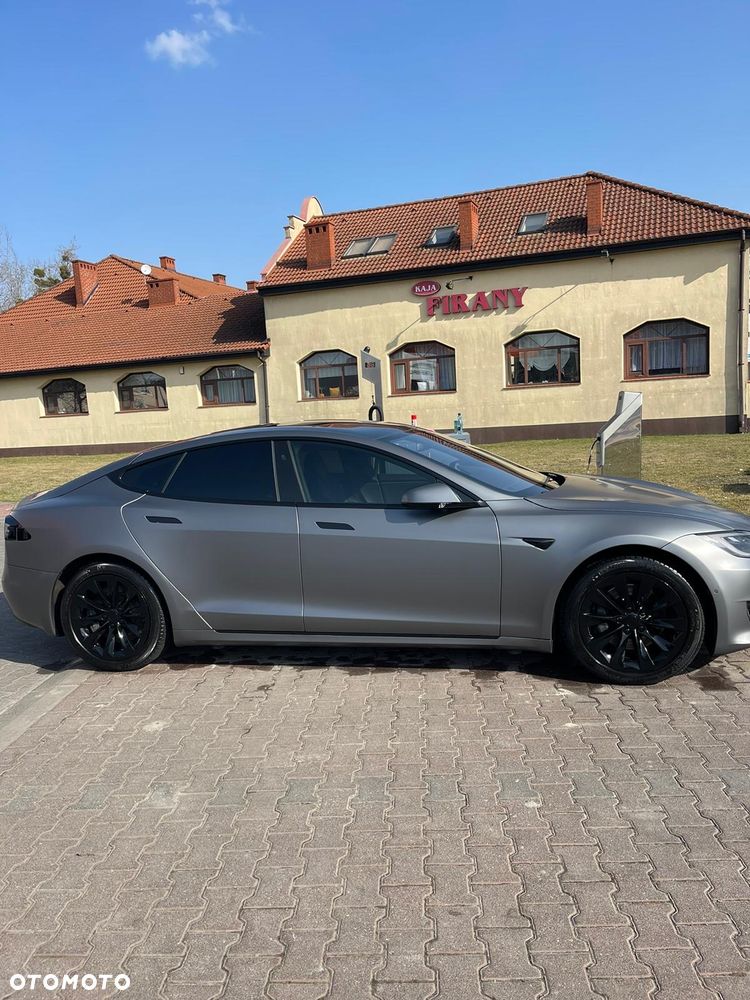 Tesla Model S - 7