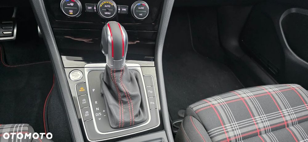 Volkswagen Golf 2.0 TSI BMT GTI Performance DSG - 28