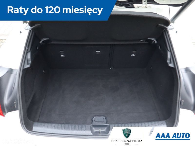 Mercedes-Benz GLA - 16