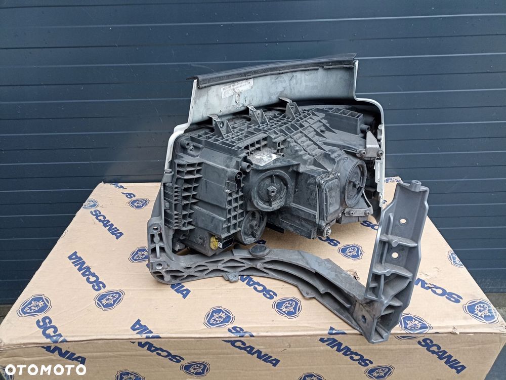 LAMPA SCANIA R S NOWY MODEL H7 - 2