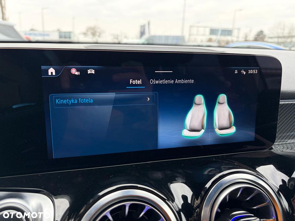 Mercedes-Benz GLB - 27