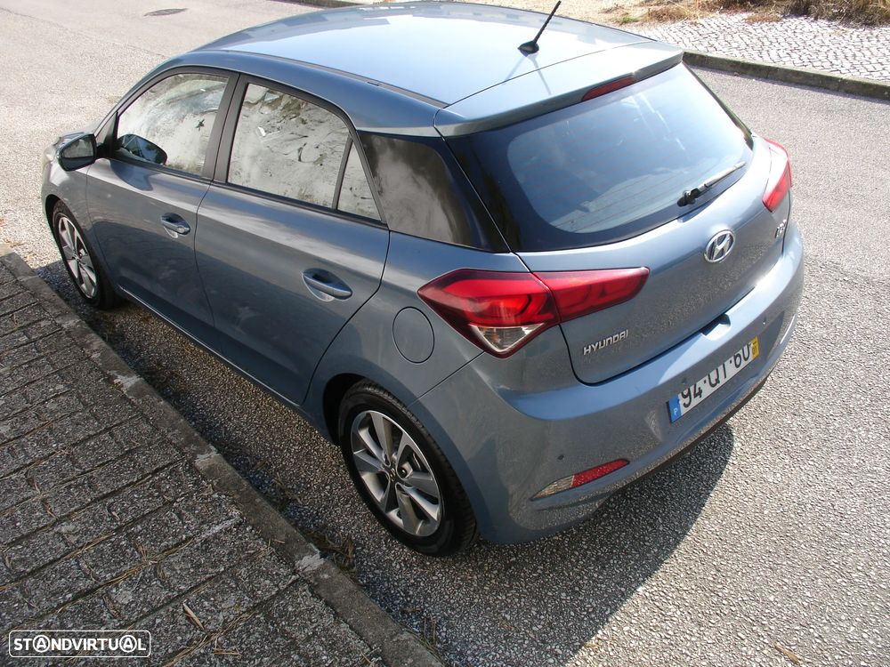 Hyundai i20 1.1 CRDi LED - 11