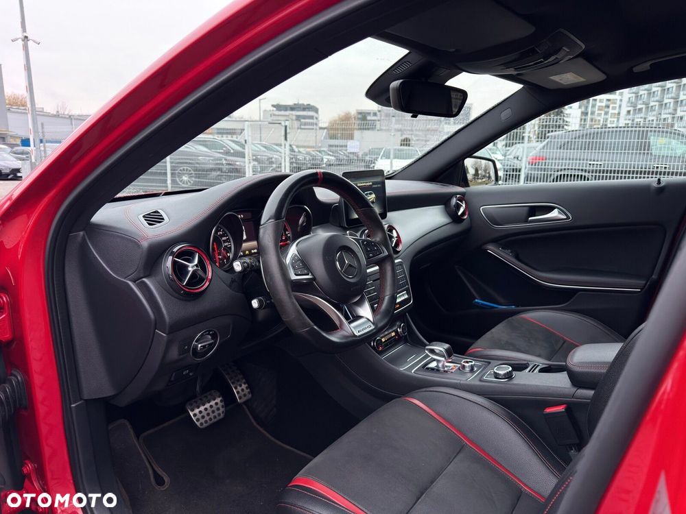 Mercedes-Benz GLA AMG 45 4-Matic - 15