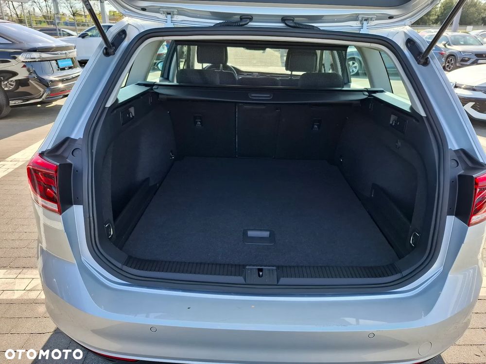 Volkswagen Passat Variant 2.0 TDI EVO Business - 14