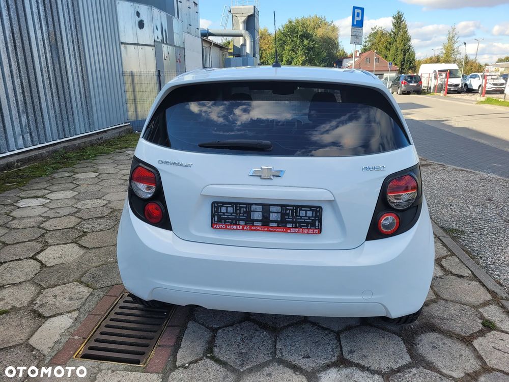 Chevrolet Aveo - 4