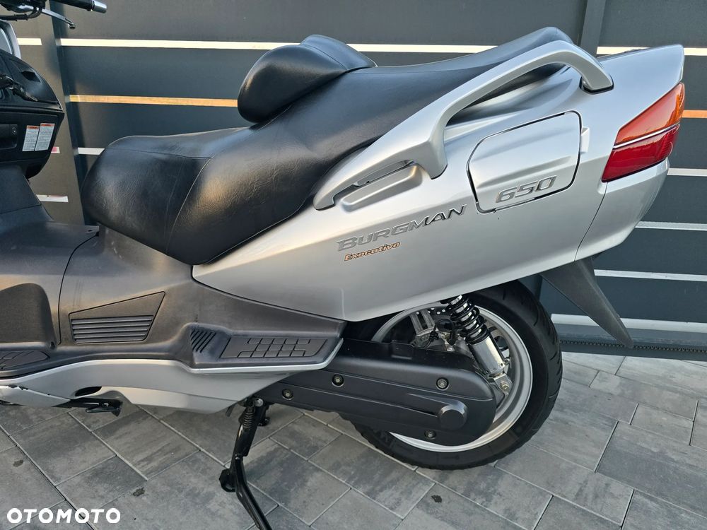 Suzuki Burgman - 23