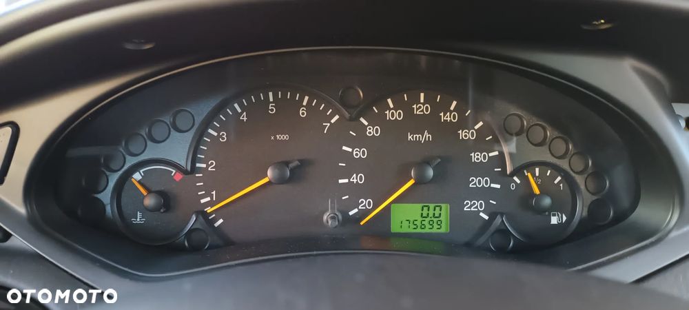 Ford Focus 1.6 X100 - 2
