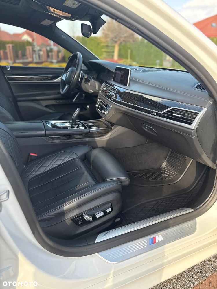 BMW Seria 7 750Li xDrive sport - 19