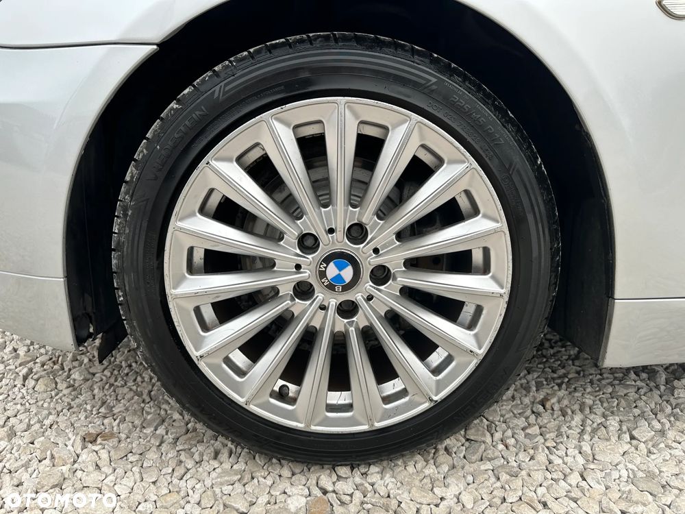 BMW Seria 5 523i - 35