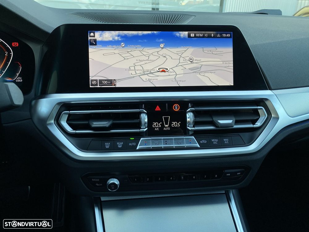 BMW 318 d Pack Desportivo M Auto - 21