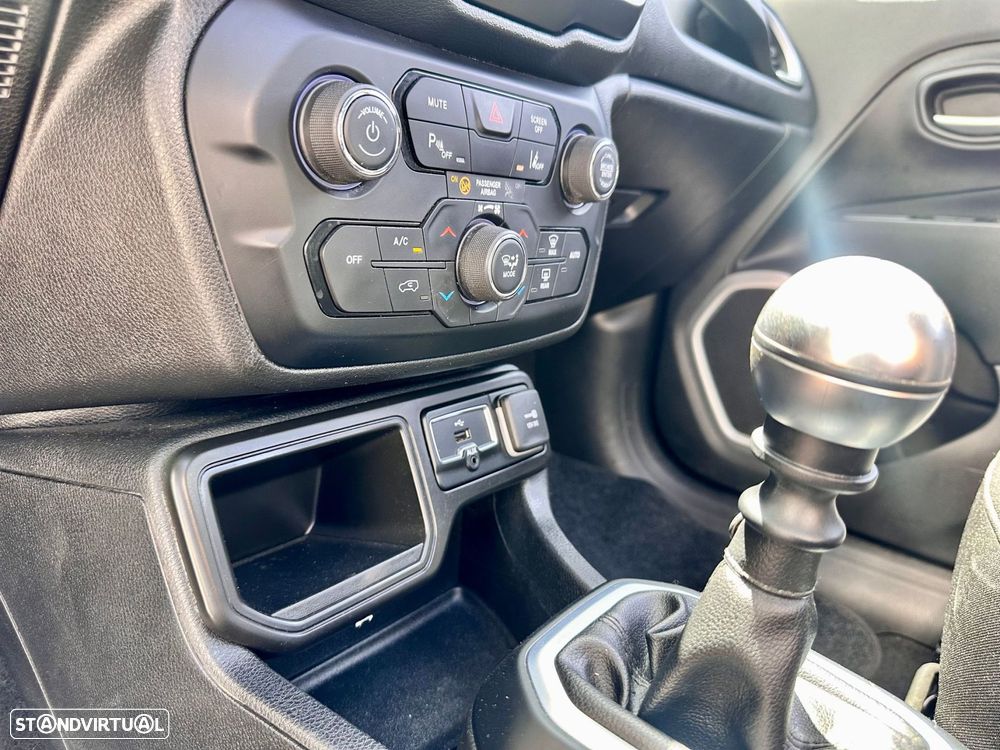 Jeep Renegade 1.0 T 80º Aniversário - 30