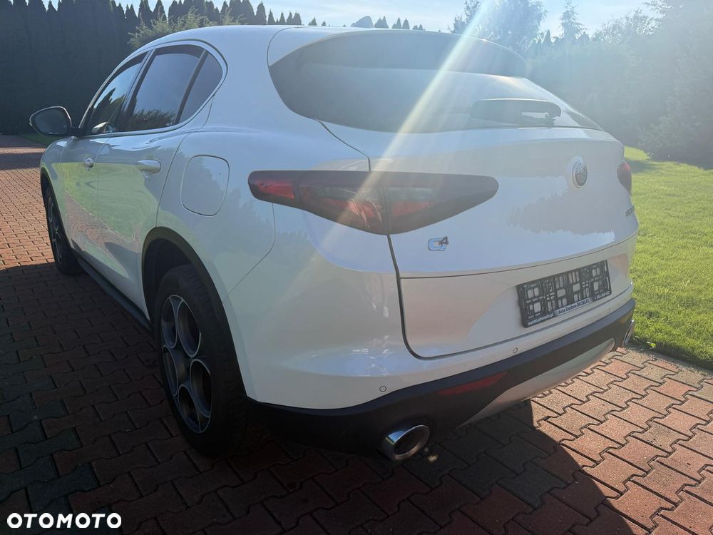 Alfa Romeo Stelvio 2.2 16V AT8-Q4 Executive - 3