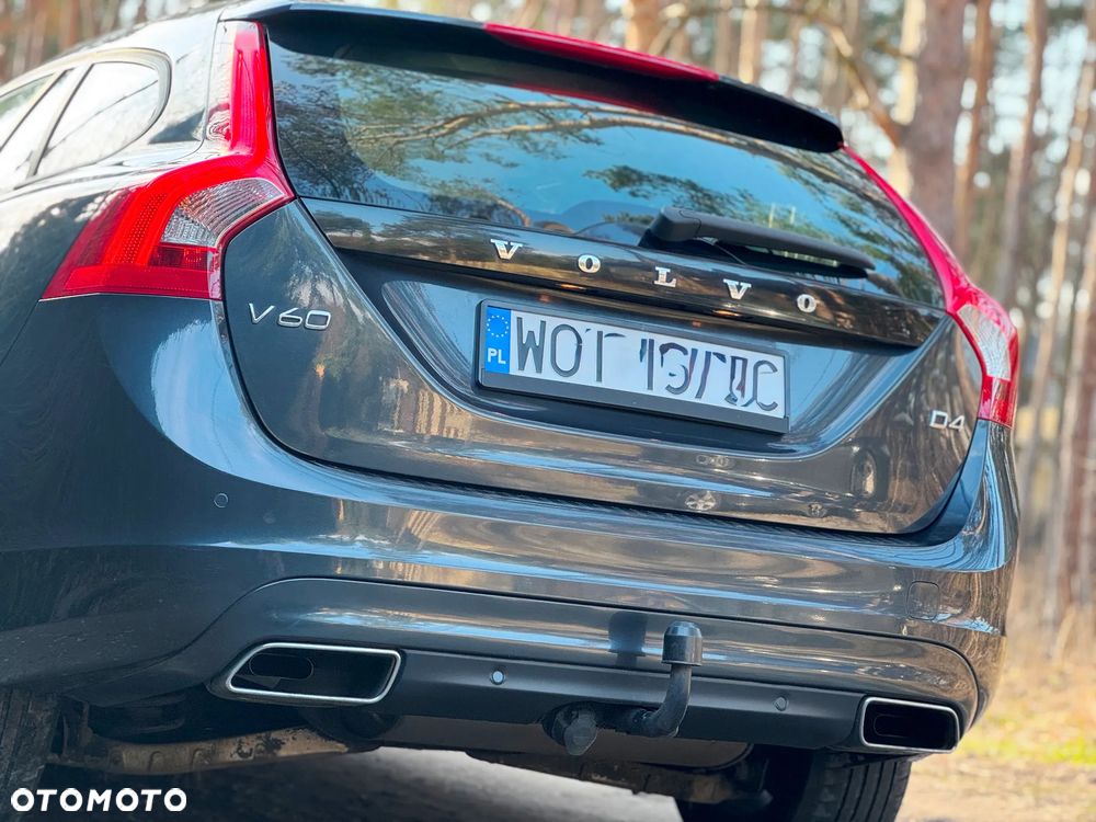 Volvo V60 D4 Momentum - 12