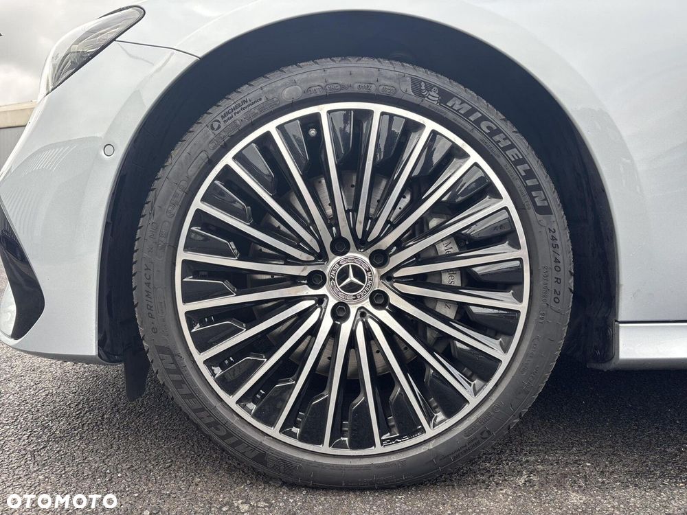 Mercedes-Benz Klasa E - 9