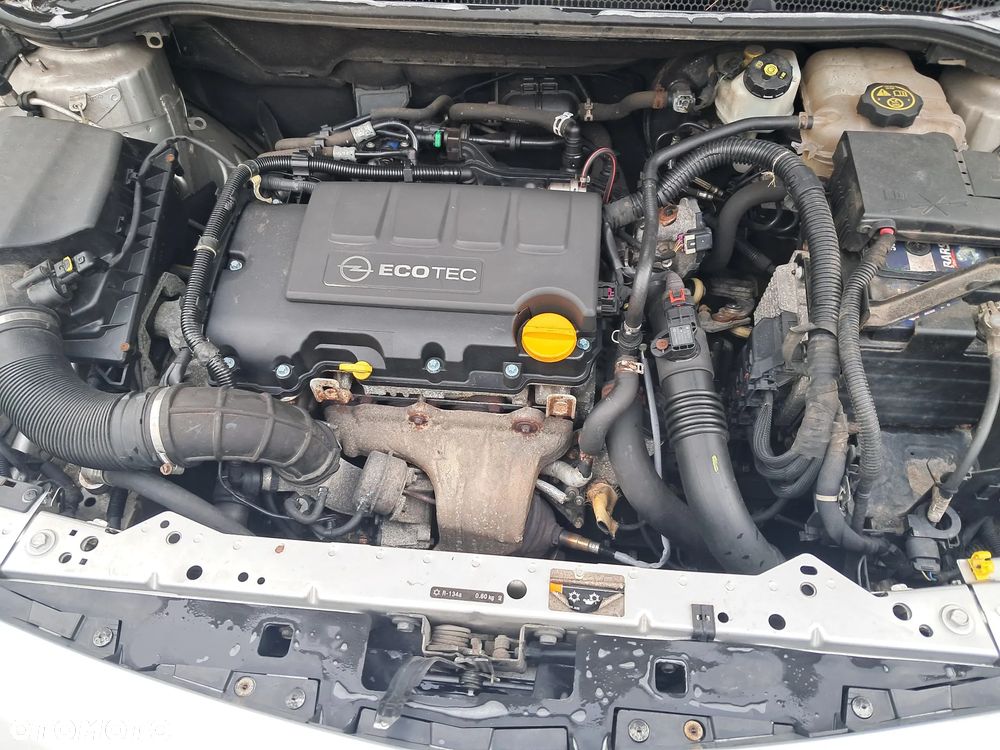 Opel Astra 1.4 T Essentia EU6 - 12