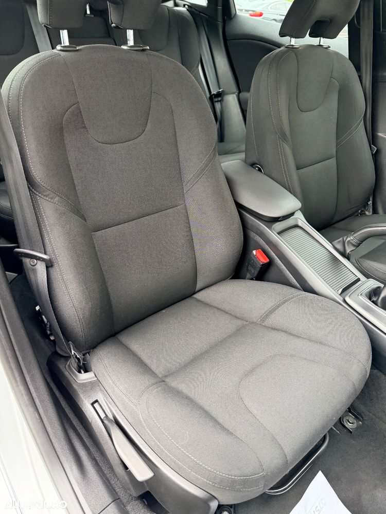 Volvo V40 D2 DRIVe Momentum - 16