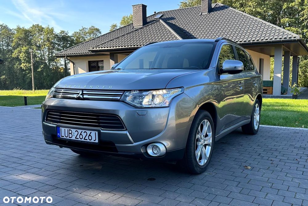 Mitsubishi Outlander Instyle NAVI + - 1
