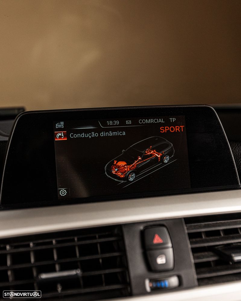 BMW 318 d Aut. M Sport - 24