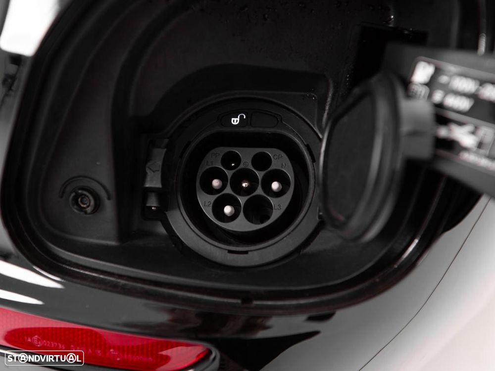 Mercedes-Benz E 300 de 9G-TRONIC - 15