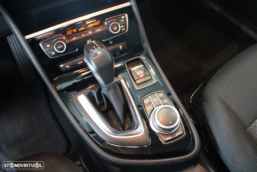 BMW 225xe Active Tourer - 11