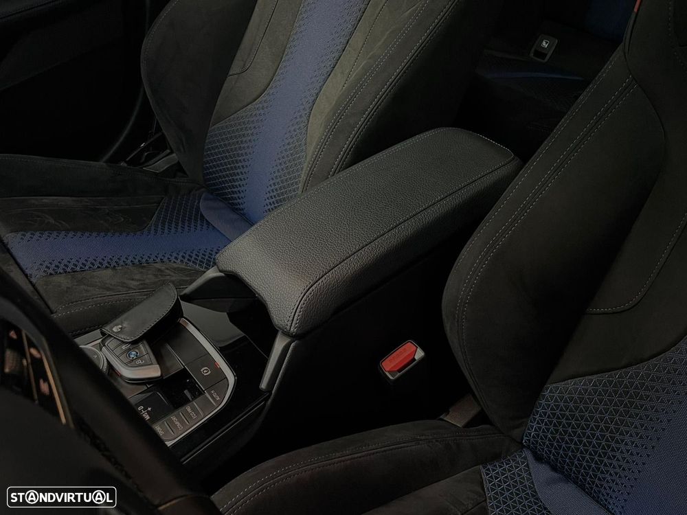 BMW M135i xDrive Pack Color Vision - 36