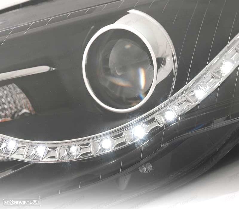 FARÓIS COM LUZ DIURNA LED AUDI A4 B7 04-07 FUNDO PRETO - 3