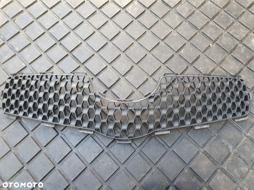 TOYOTA YARIS II 2006-2009--ATRAPA GRILL ORYGINAŁ 53111-0D140 - 1