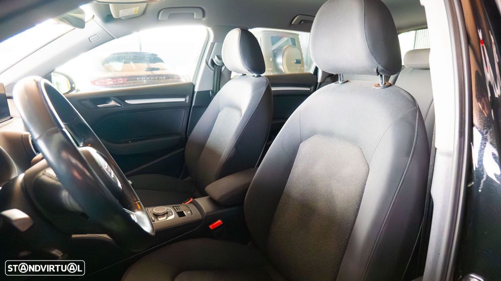 Audi A3 Sportback 2.0 TDI Advance - 24