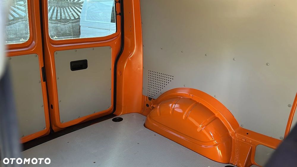 Volkswagen Transporter - 23