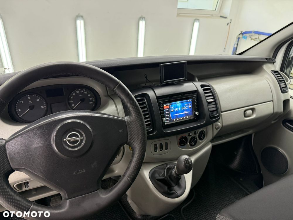 Opel Vivaro - 25