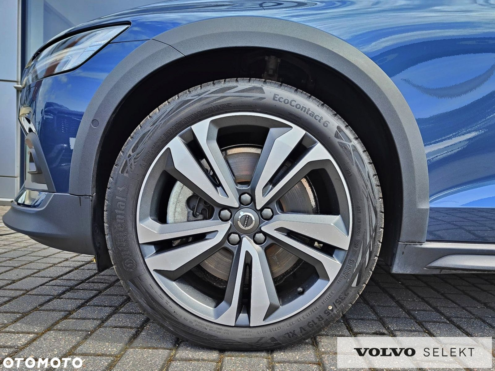 Volvo V60 Cross Country - 11