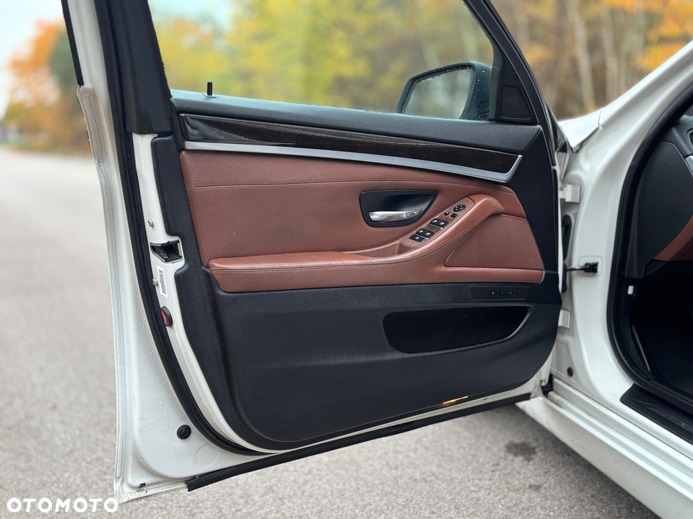 BMW Seria 5 535i - 14