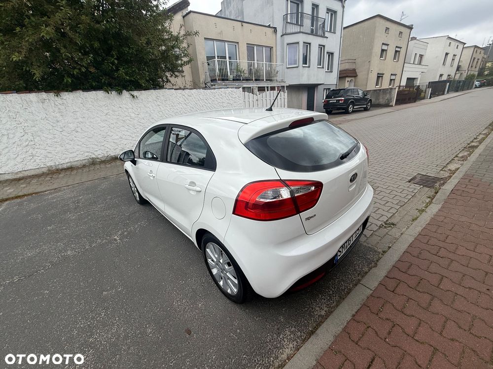 Kia Rio 1.2 Edition 7 - 4