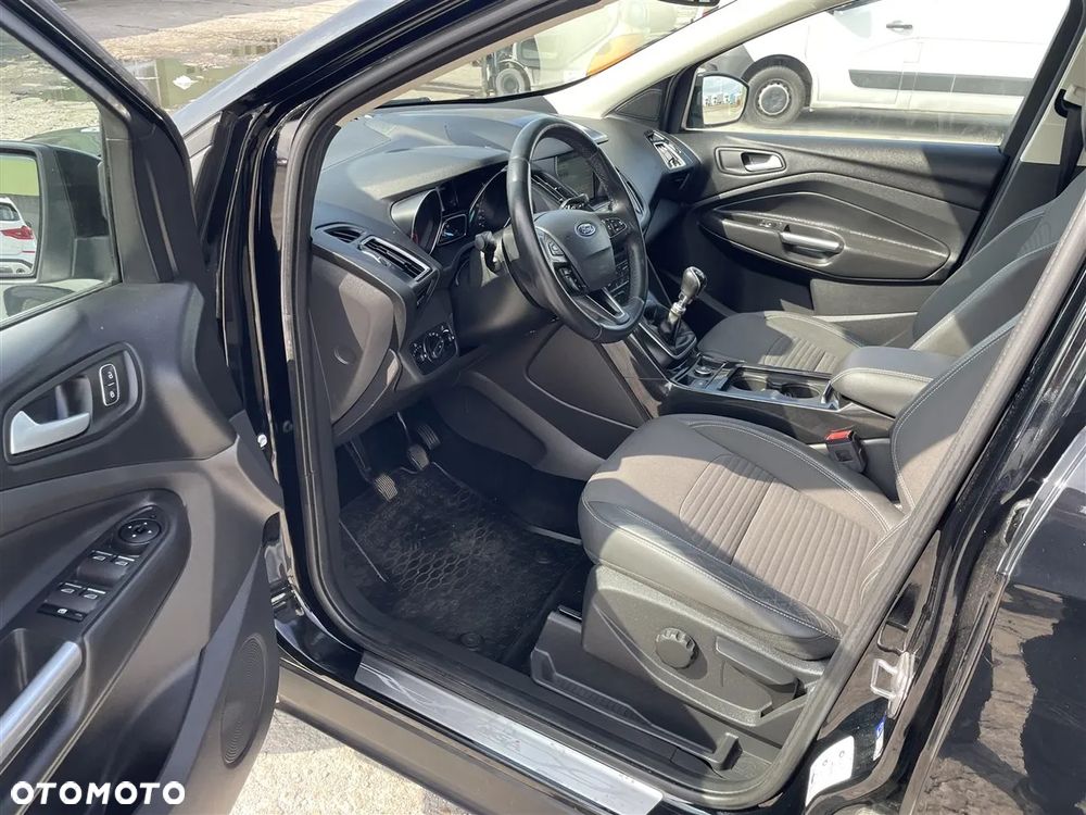 Ford Kuga 1.5 EcoBoost 2x4 Business Edition - 18