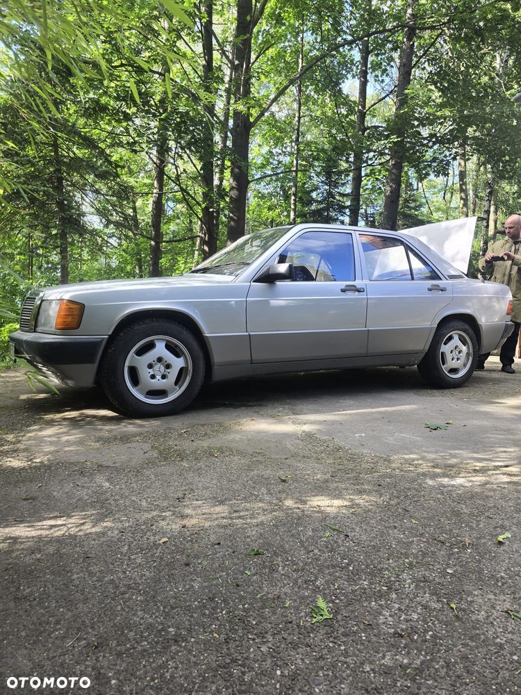 Mercedes-Benz W201 (190) - 7