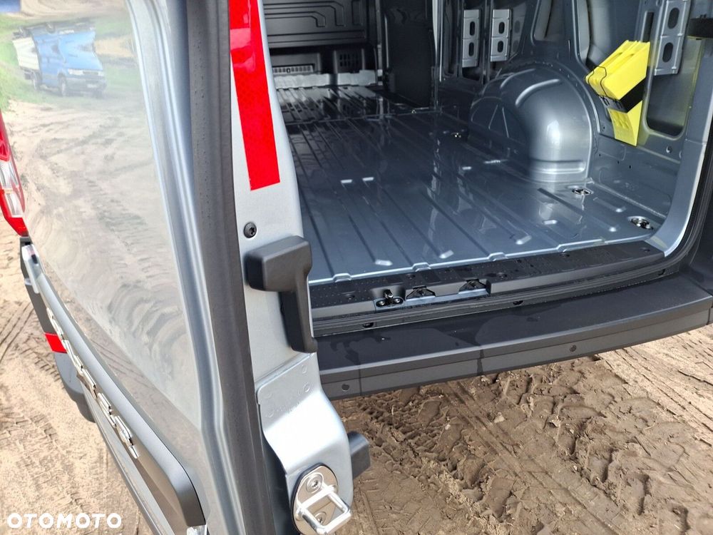 Volkswagen Crafter Furgon 4490 - 20