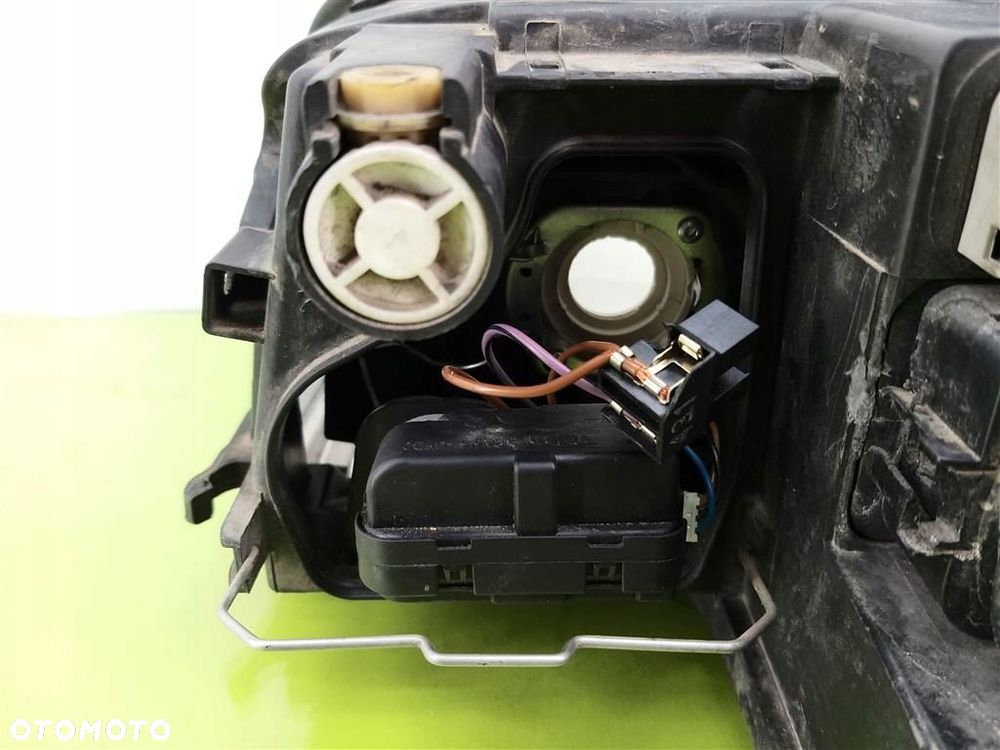 Reflektor lampa przód prawa Audi A4 B6 8E 2000-2004 8E0941004F 89305700 - 5