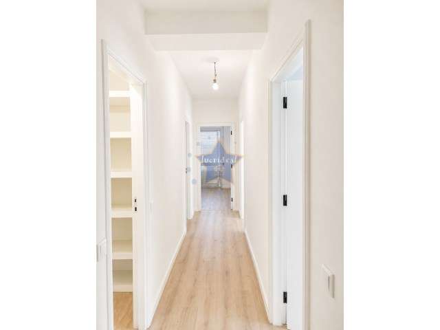 Apartamento T2 com varanda e garagem em Maia - Grande imagem: 3/3