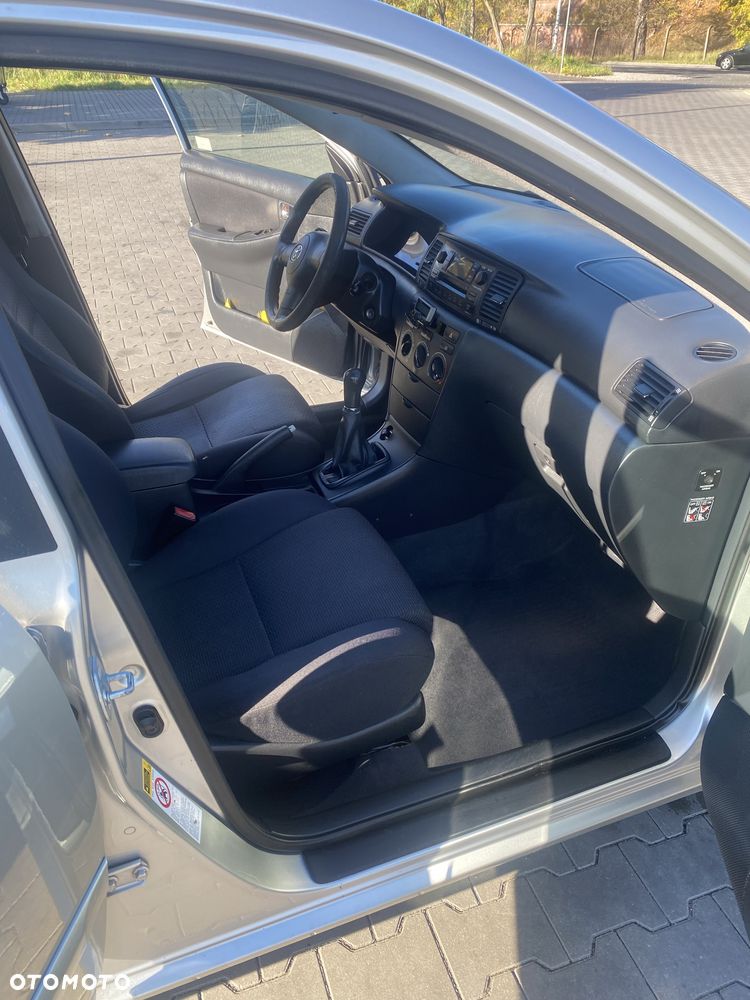 Toyota Corolla - 10