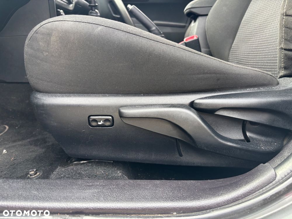 Toyota Auris 1.6 Premium Comfort - 15
