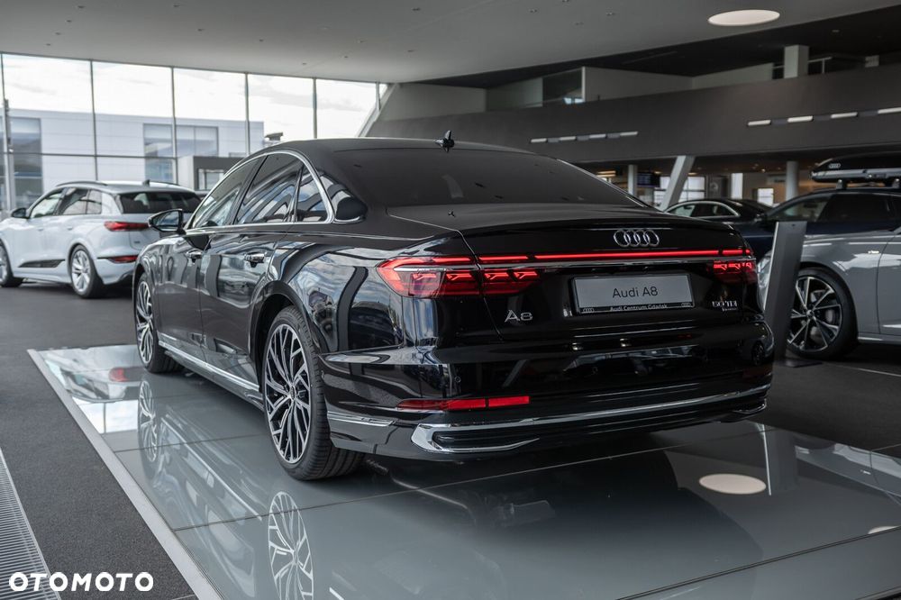 Audi A8 - 4