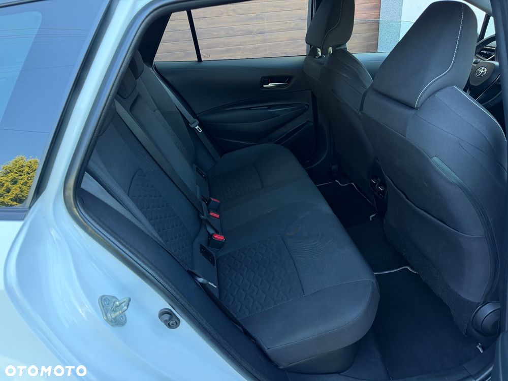 Toyota Corolla 1.8 Hybrid Comfort - 23