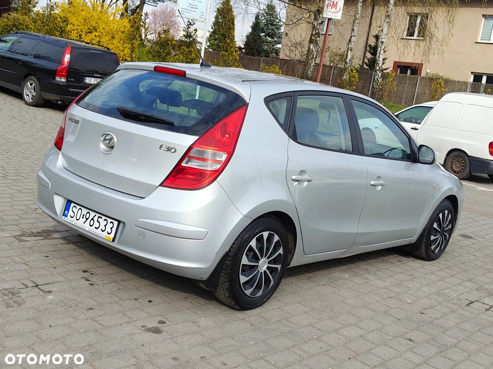 Hyundai i30 1.4 Classic + - 13